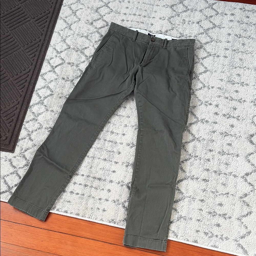 J crew green flex slim chinos 31x32